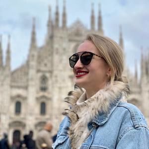 Meet your Posher, Antonia